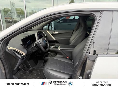 Used 2023 BMW iX xDrive50 w/ Sport Package AWD/4WD image 13