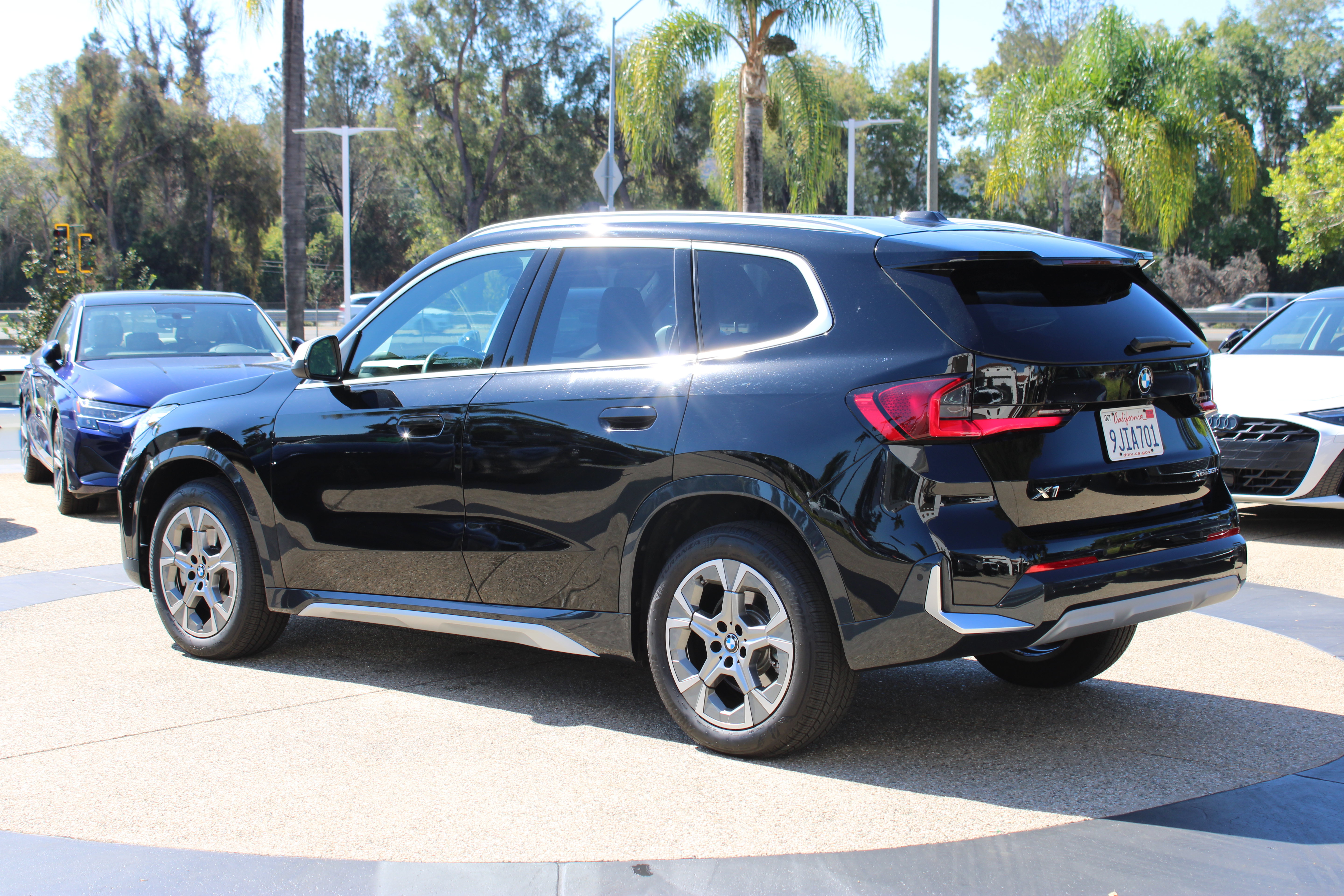 Used 2023 BMW X1 xDrive28i w/ Convenience Package AWD/4WD image 3