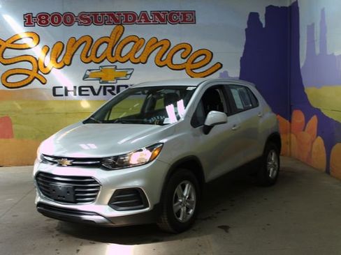 Used 2018 Chevrolet Trax LS AWD/4WD image 2