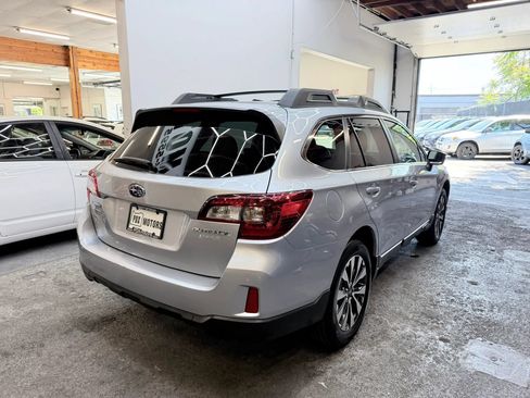 Used 2015 Subaru Outback 2.5i Limited AWD/4WD image 3