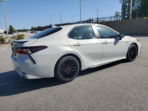Used 2024 Toyota Camry SE image 6
