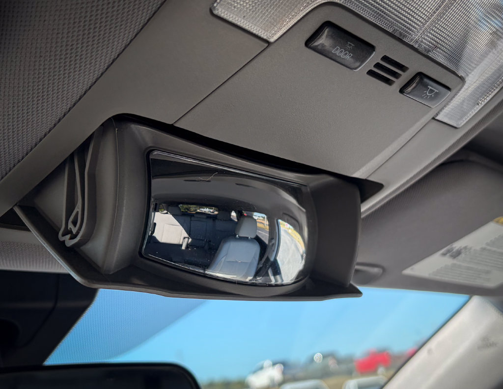 Used 2018 Toyota Highlander Plus FWD image 27