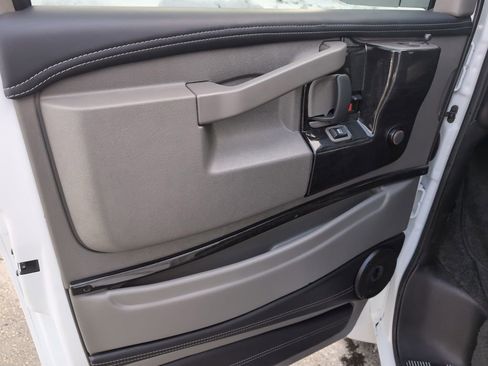 Used 2024 Chevrolet Express 2500 Extended image 15