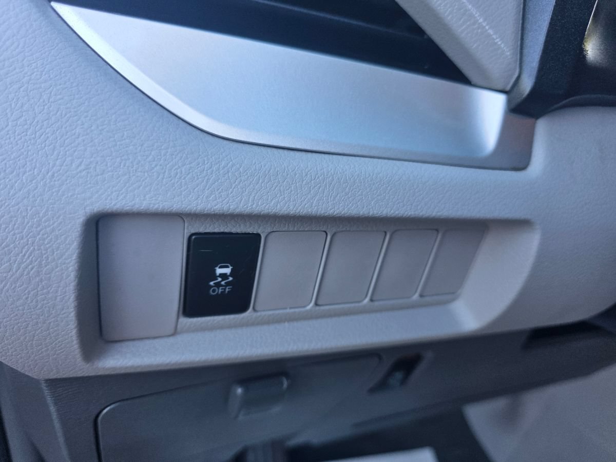 Used 2017 Toyota Sienna LE FWD image 16