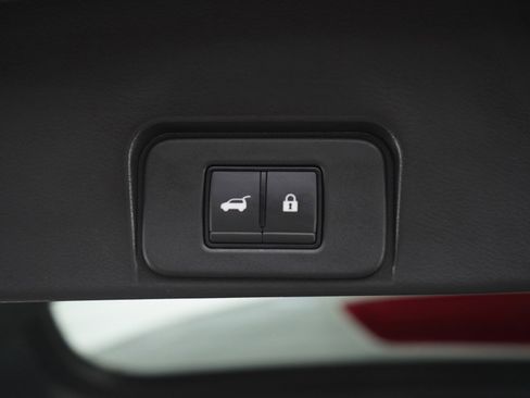 Used 2022 Nissan Rogue SV w/ SV Premium Package image 16