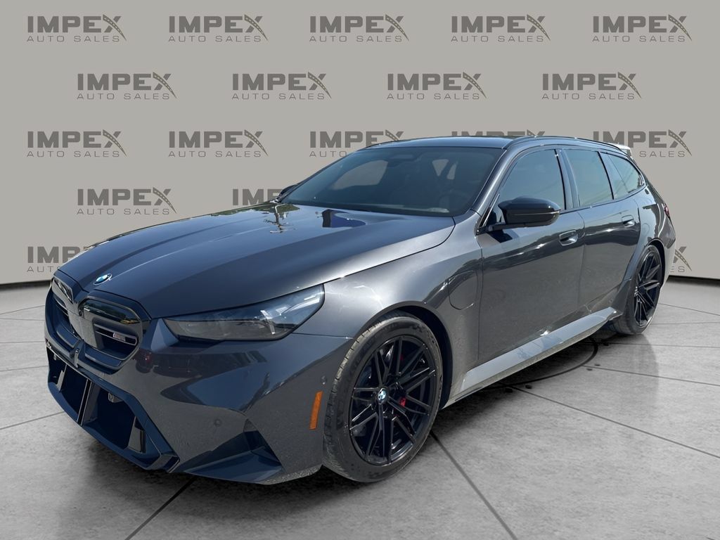 Used 2025 BMW M5 Touring AWD/4WD image 1