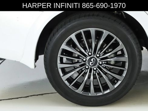 Used 2024 INFINITI QX80 Sensory w/ Cargo Package AWD/4WD image 14