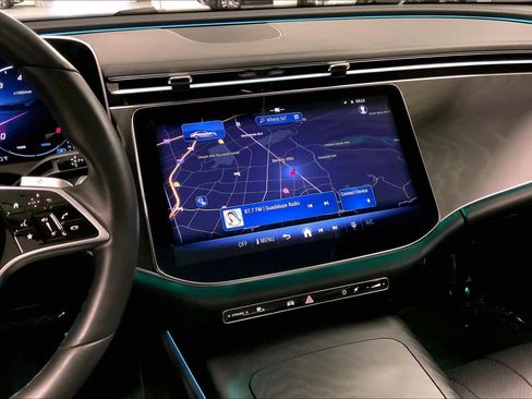 Used 2025 Mercedes-Benz E 350 Sedan image 6