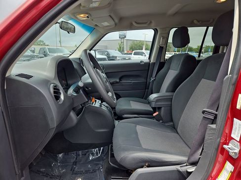Used 2013 Jeep Patriot Sport w/ Tire & Wheel Group AWD/4WD image 17