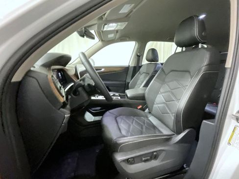 Used 2025 Volkswagen Atlas SE AWD/4WD image 11