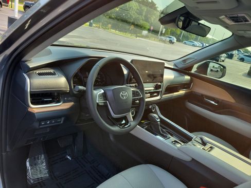 Certified 2025 Toyota Grand Highlander AWD Hybrid image 20