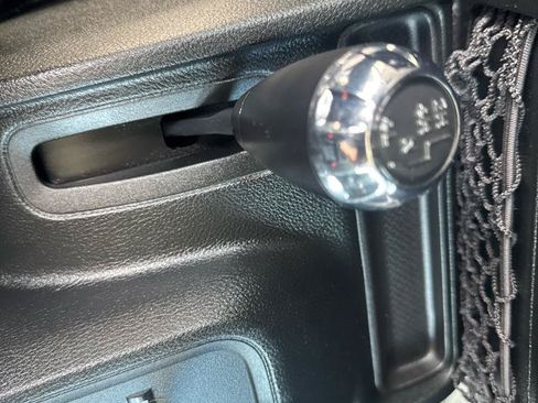 Used 2018 Jeep Wrangler Unlimited Sport AWD/4WD image 39