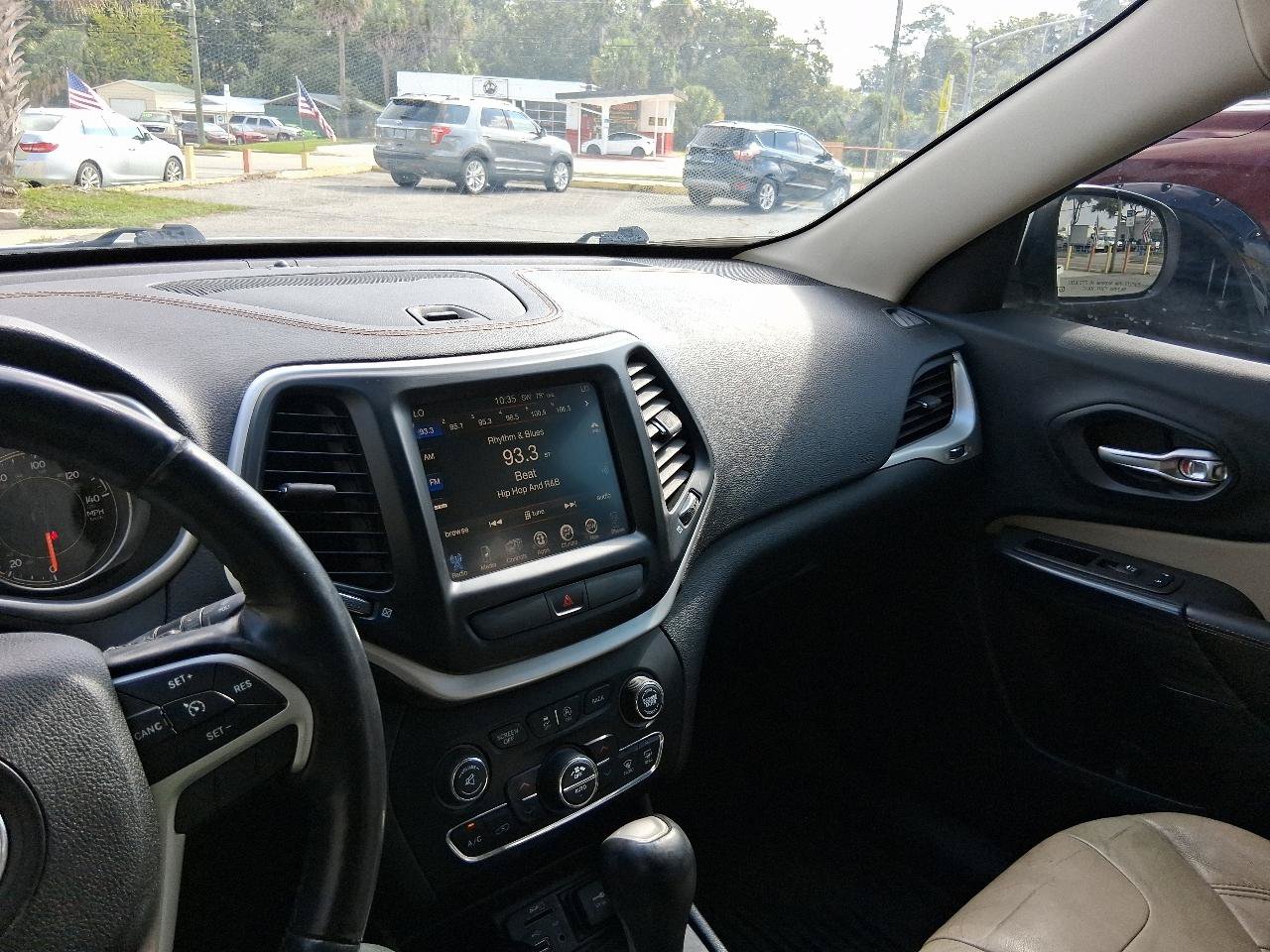 Used 2016 Jeep Cherokee Limited w/ Trailer Tow Group AWD/4WD image 15