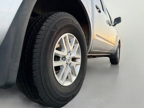 Used 2017 Nissan Frontier SV image 13