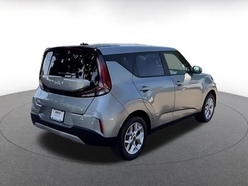 Used 2025 Kia Soul LX w/ LX Technology Package FWD image 16