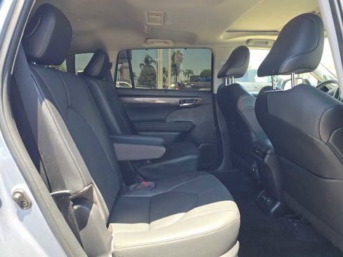 Used 2023 Toyota Highlander Limited w/ Protection Package #3 (TMS) AWD/4WD image 12