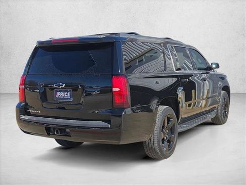 Used 2018 Chevrolet Suburban LT w/ LT Midnight Edition image 4