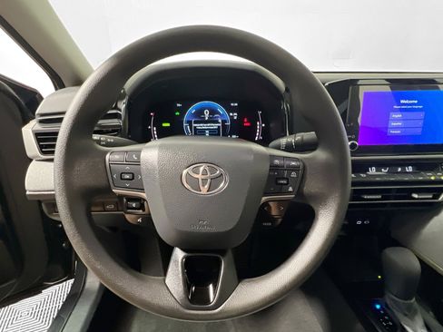 Used 2025 Toyota Camry LE FWD image 17