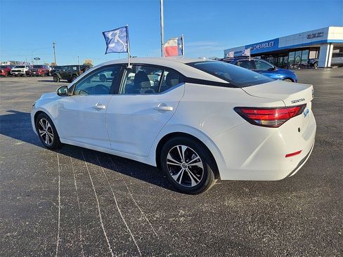 Used 2023 Nissan Sentra SV image 3