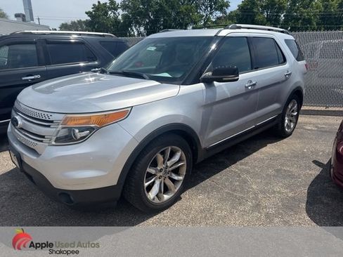 Used 2011 Ford Explorer XLT w/ 202A Rapid Spec Order Code AWD/4WD image 2