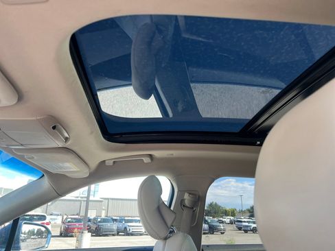 Used 2019 Lincoln Nautilus Select AWD/4WD image 17