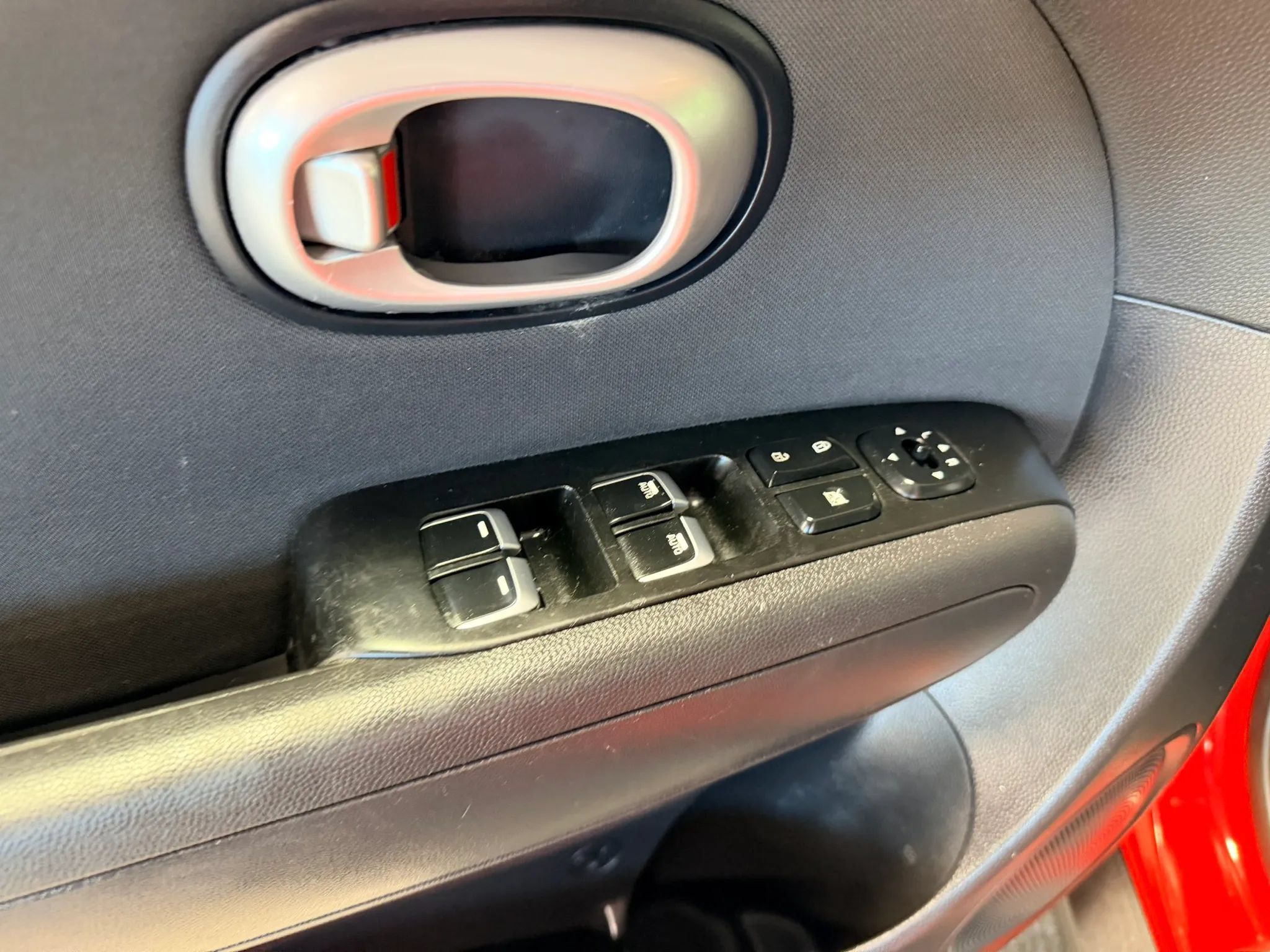 Used 2018 Kia Soul + FWD image 6