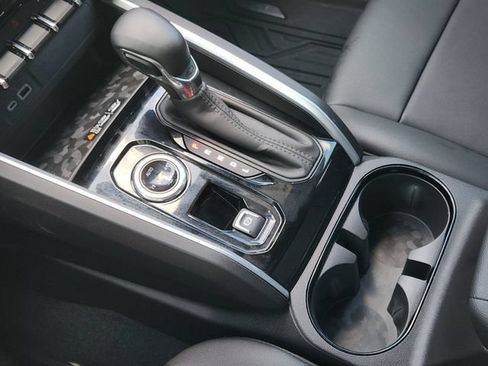 Used 2024 Chevrolet Colorado LT w/ LT Convenience Package III AWD/4WD image 21