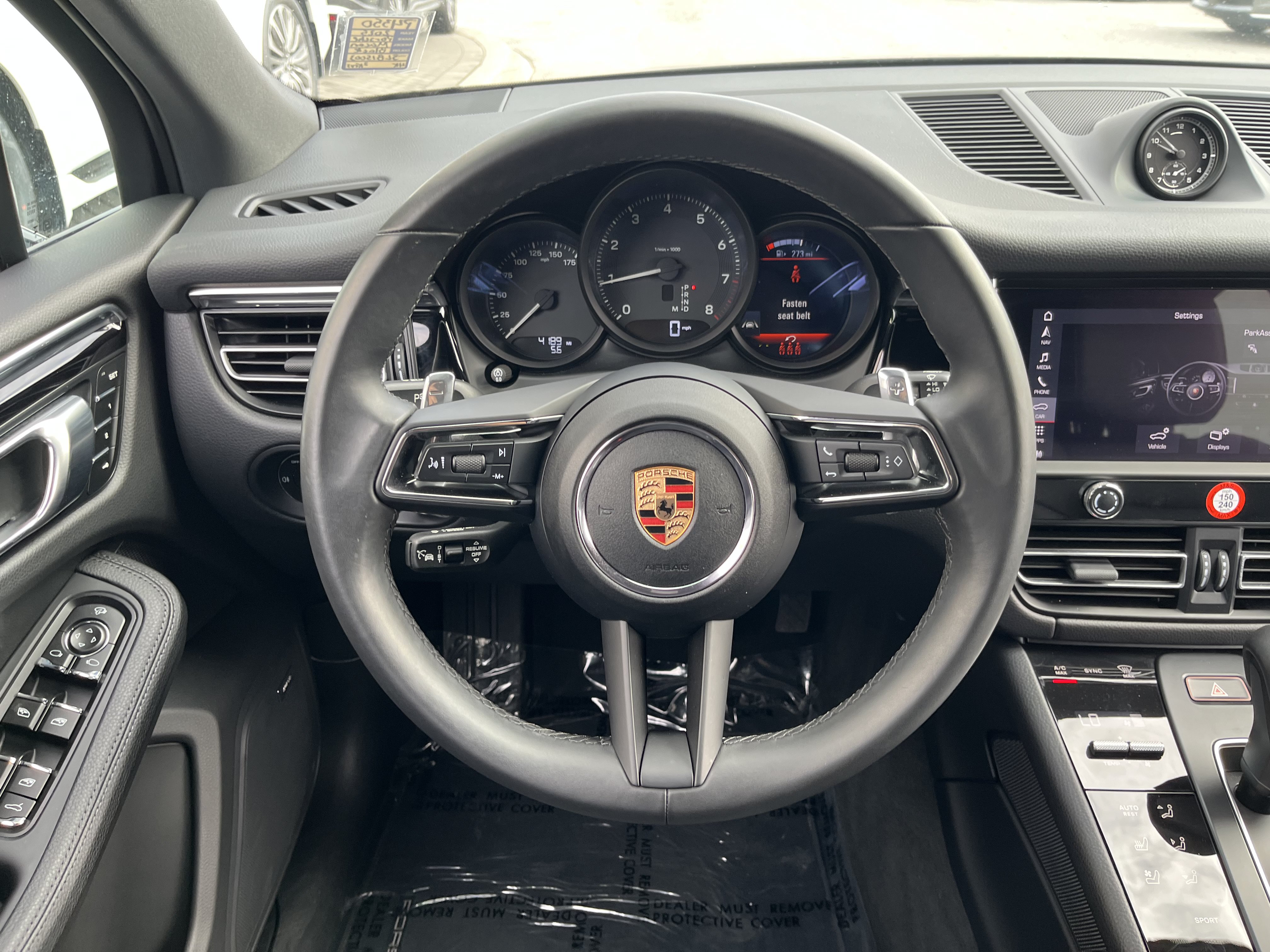 Used 2025 Porsche Macan AWD/4WD image 18
