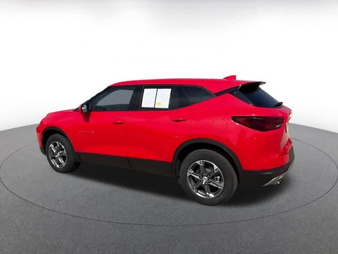 Used 2025 Chevrolet Blazer LT FWD image 9