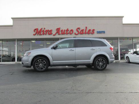 Used 2017 Dodge Journey SE w/ Flexible Seating Group image 4