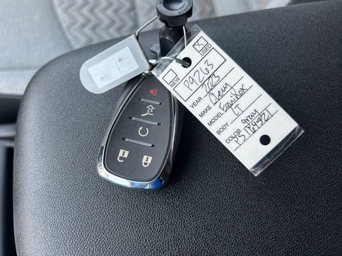 Used 2023 Chevrolet Equinox LT w/ Driver Convenience Package FWD image 34