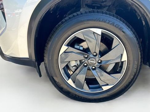 Used 2024 Nissan Rogue SV AWD/4WD image 34