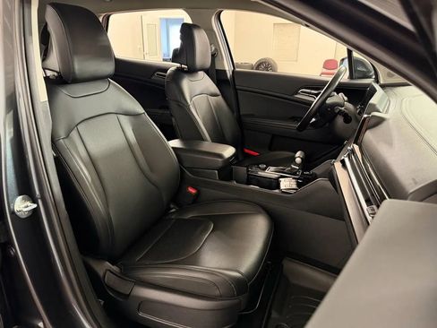 Used 2023 Kia Sportage EX AWD/4WD image 40