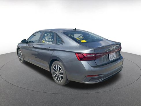 Used 2025 Volkswagen Jetta SE image 14
