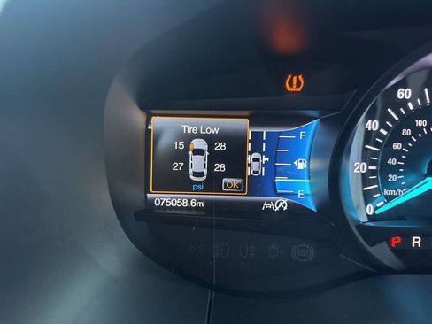 Used 2022 Ford Edge SE w/ Cargo Accessory Package image 29