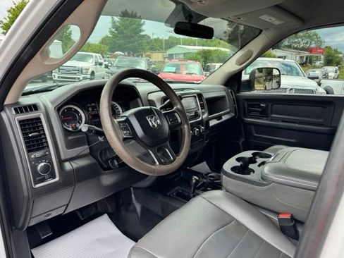 Used 2018 RAM 3500 Tradesman w/ Chrome Appearance Group AWD/4WD image 9