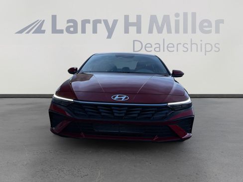 Certified 2025 Hyundai Elantra SE w/ Cargo Package image 8