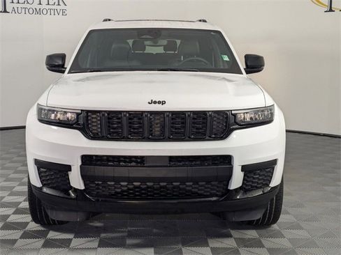 Certified 2023 Jeep Grand Cherokee L Altitude image 3