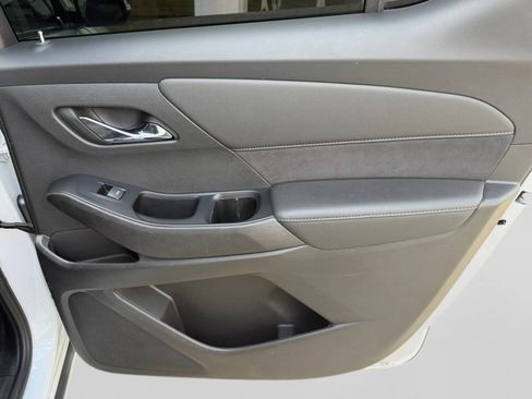 Used 2023 Chevrolet Traverse High Country AWD/4WD image 31