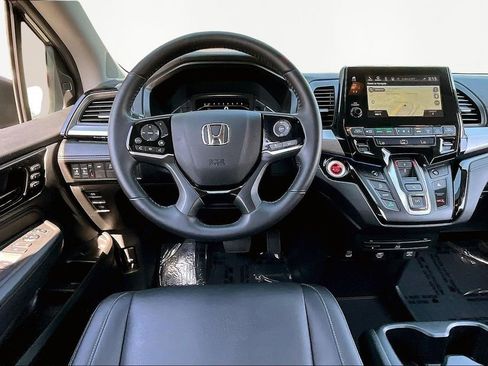 Used 2023 Honda Odyssey Touring image 9