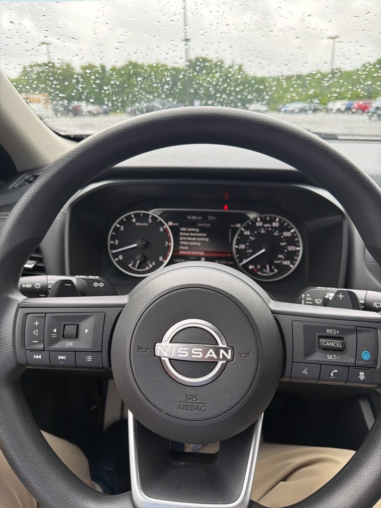 Used 2024 Nissan Rogue SV AWD/4WD image 12