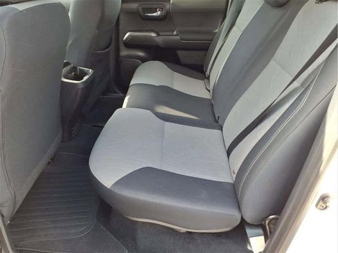 Used 2020 Toyota Tacoma TRD Off-Road w/ Technology Package image 14