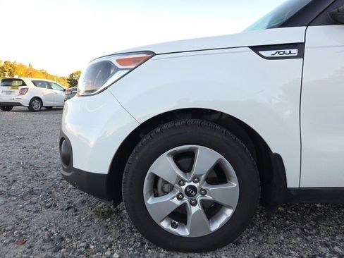Used 2019 Kia Soul Base image 14
