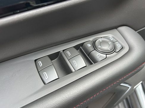 Used 2025 Chevrolet Suburban RST w/ Comfort Package image 17