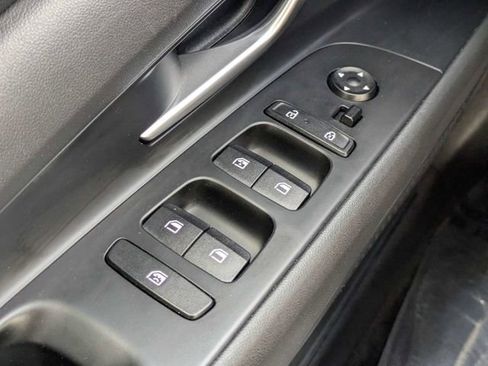 Used 2025 Hyundai Elantra Limited image 21