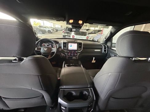Used 2025 RAM 1500 Big Horn AWD/4WD image 34