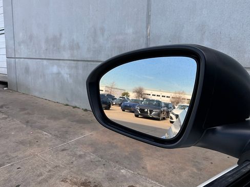 Used 2025 Nissan Altima 2.5 SV image 19