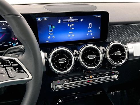 Used 2026 Mercedes-Benz GLB 250 image 5