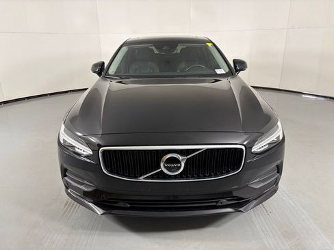 Used 2018 Volvo S90 T5 Momentum w/ Convenience Package FWD image 3