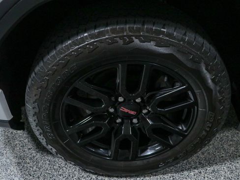 Used 2024 GMC Sierra 1500 Elevation AWD/4WD image 11
